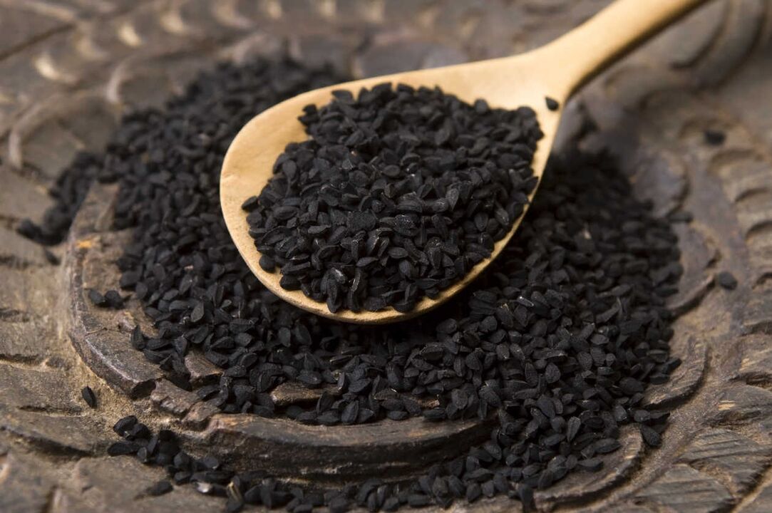 Para destruir los parásitos, debes comer una cucharada de semillas de comino negro con el estómago vacío. 